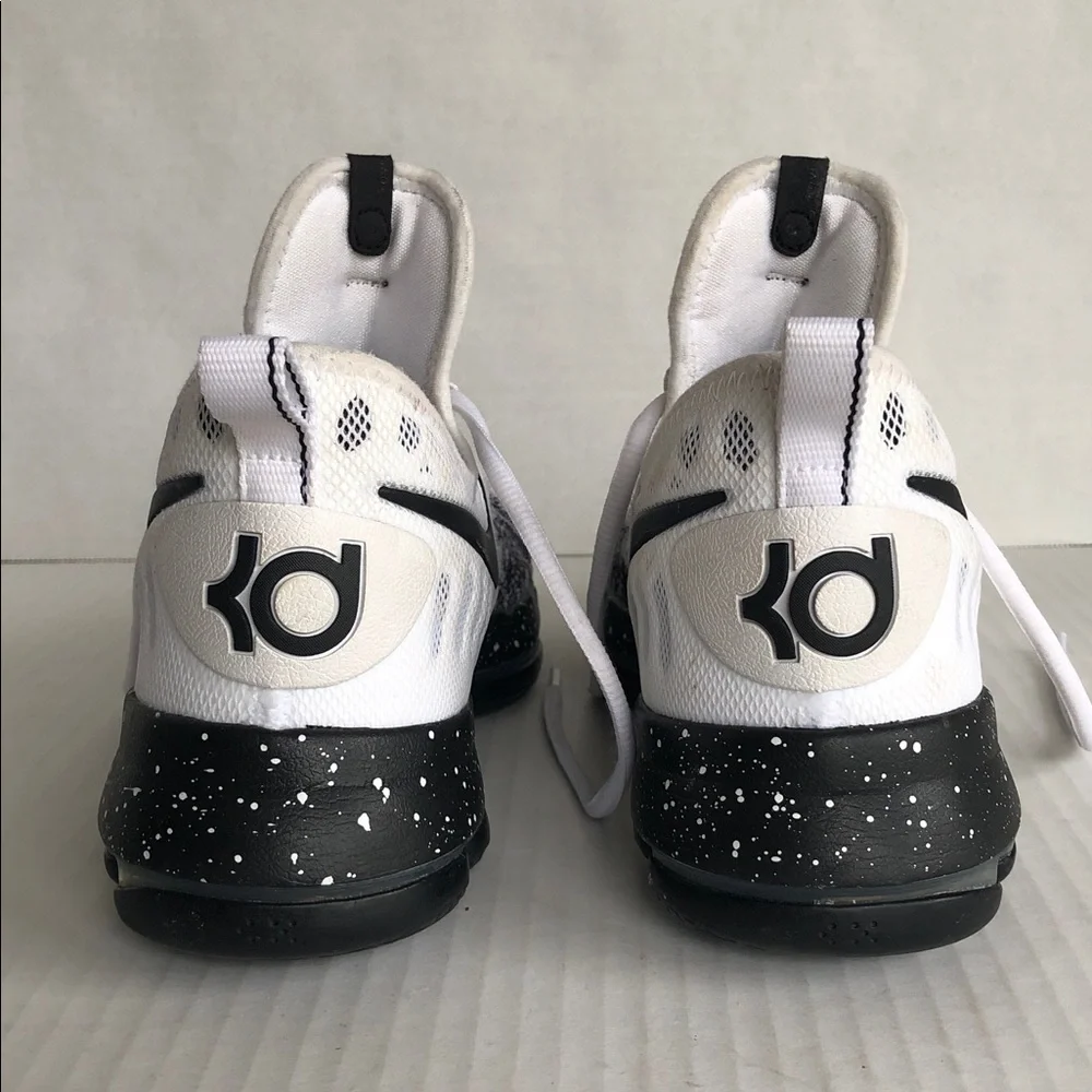 NIKE KD Oreo Basketball Shoes Size 7Y, 8.5 Women’s